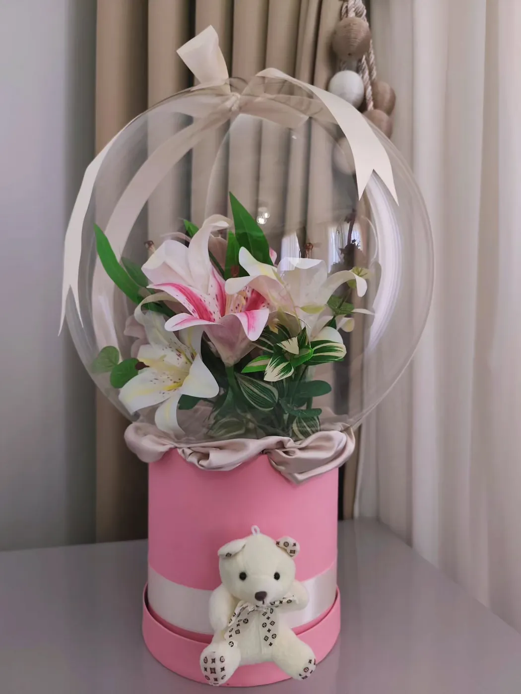 Bobo balon ve gül buketi hediye seti
