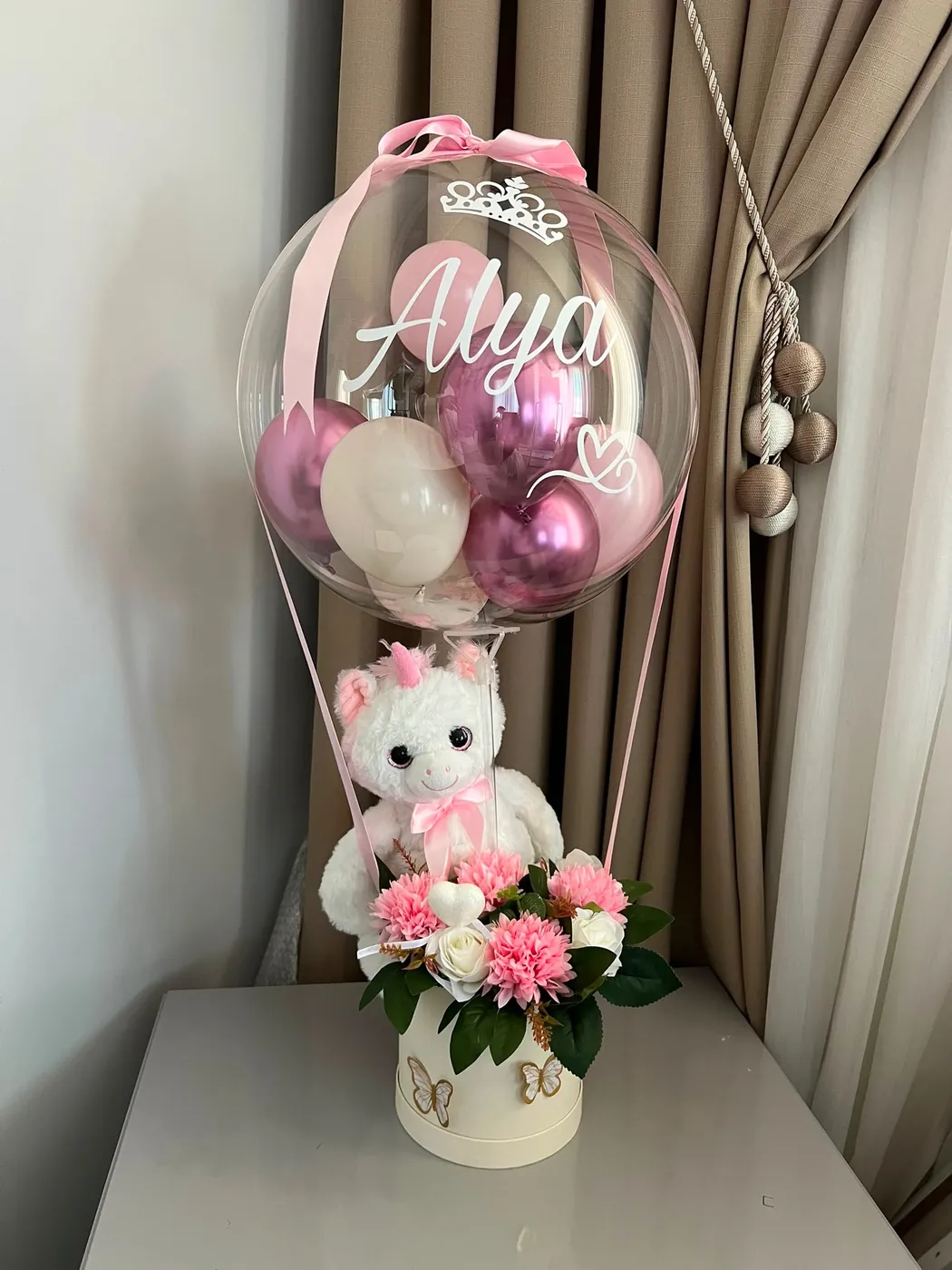 Alya isimli pembe çiçekli tasarım balon kutusu